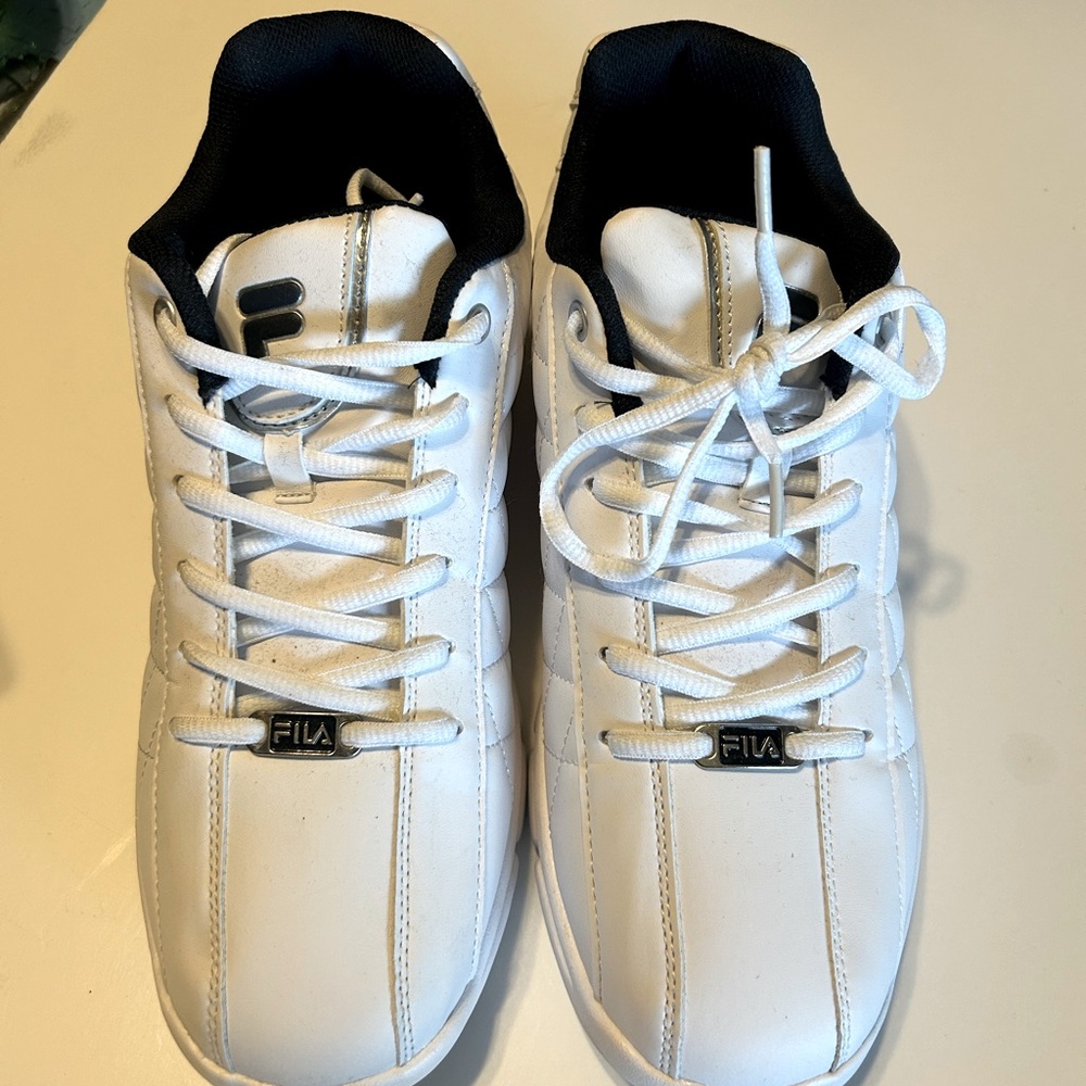 Fila Men's Classic White Sneakers extra wide